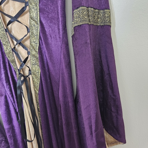 Womens purple/gold renaissance dress. Size S. New w/o tags. Halloween/dress up. - Picture 5 of 6